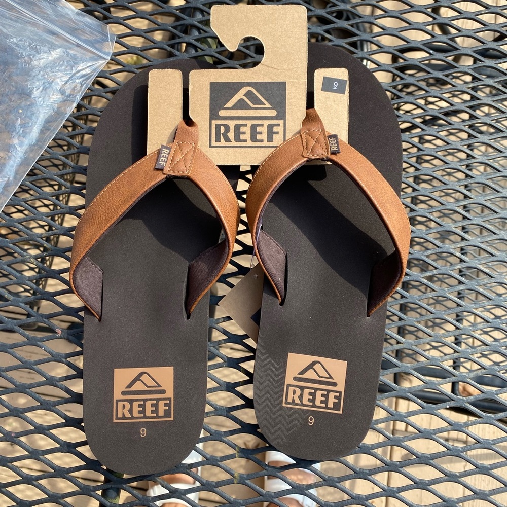 Reef brown flip flop sandals